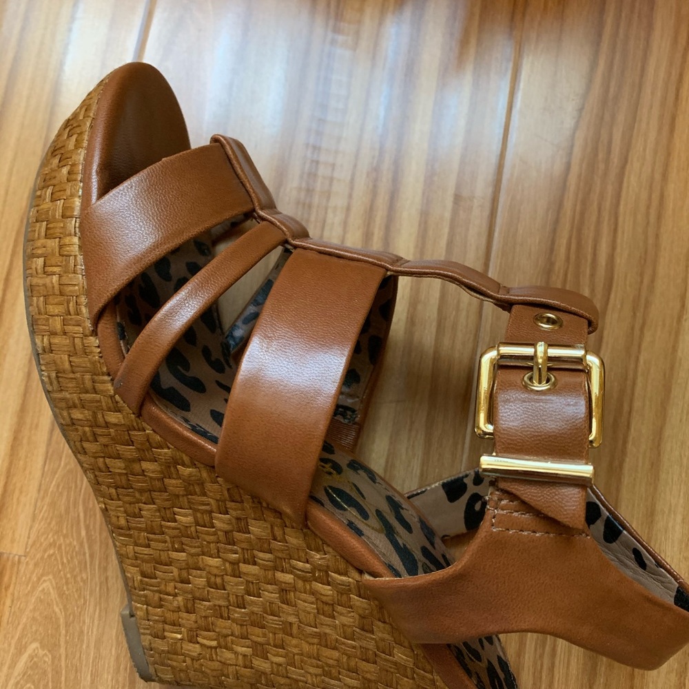 Wedge sandal like new 6.5 Jessica Simpson